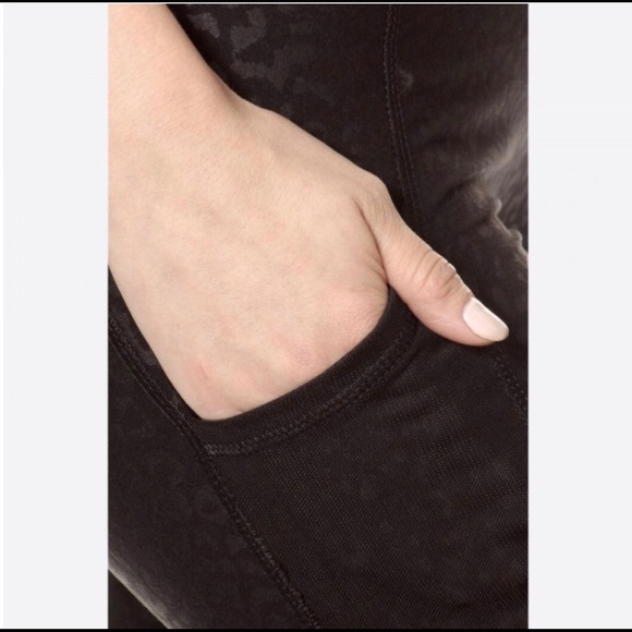 Black leggings with pockets - Picture 4 of 7